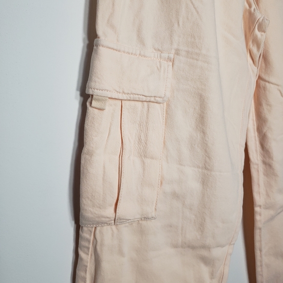 New! Levi's Premium High Waisted Loose Cargo Pants || Women's Size: 26×28 - Picture 3 of 5